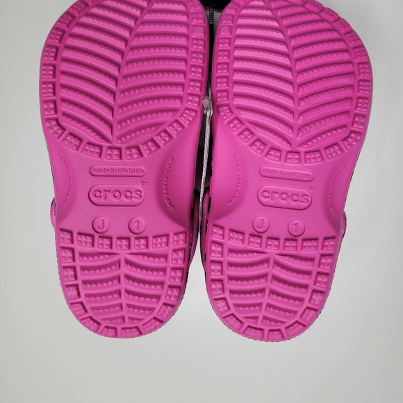 Crocs Clog Size J1 Classic Graphic New Sandals - Picture 3 of 8